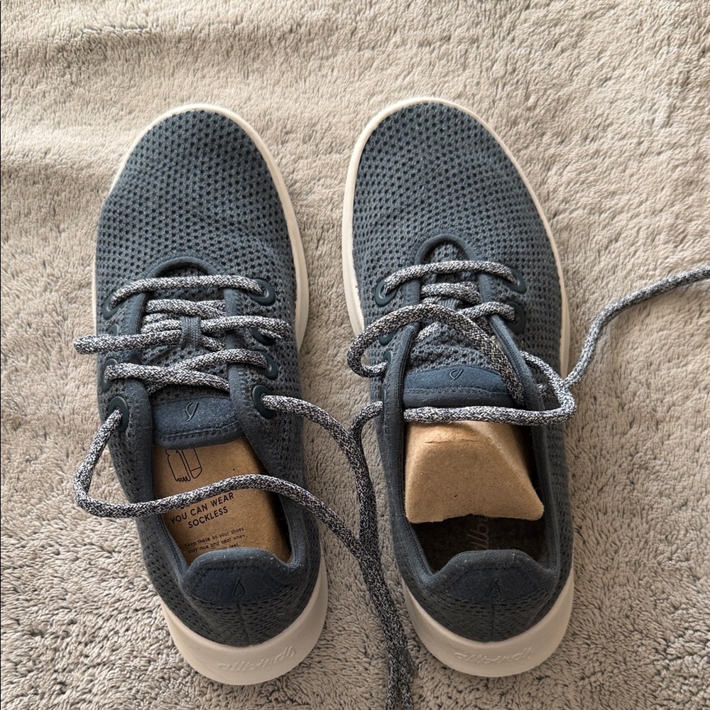 Allbirds women’s Sneakers - Navy and Cream